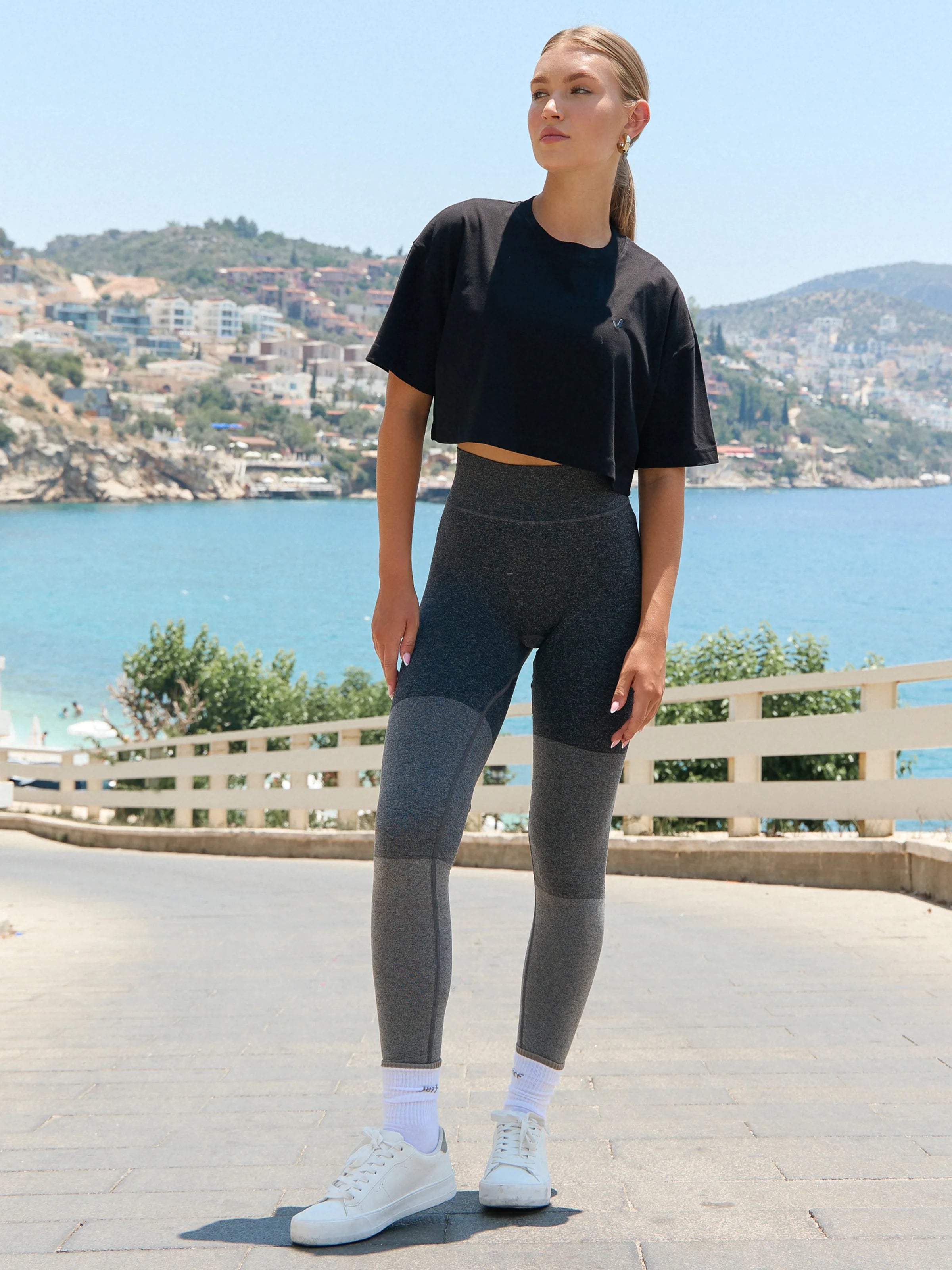 Aura Crop T-Shirt Siyah