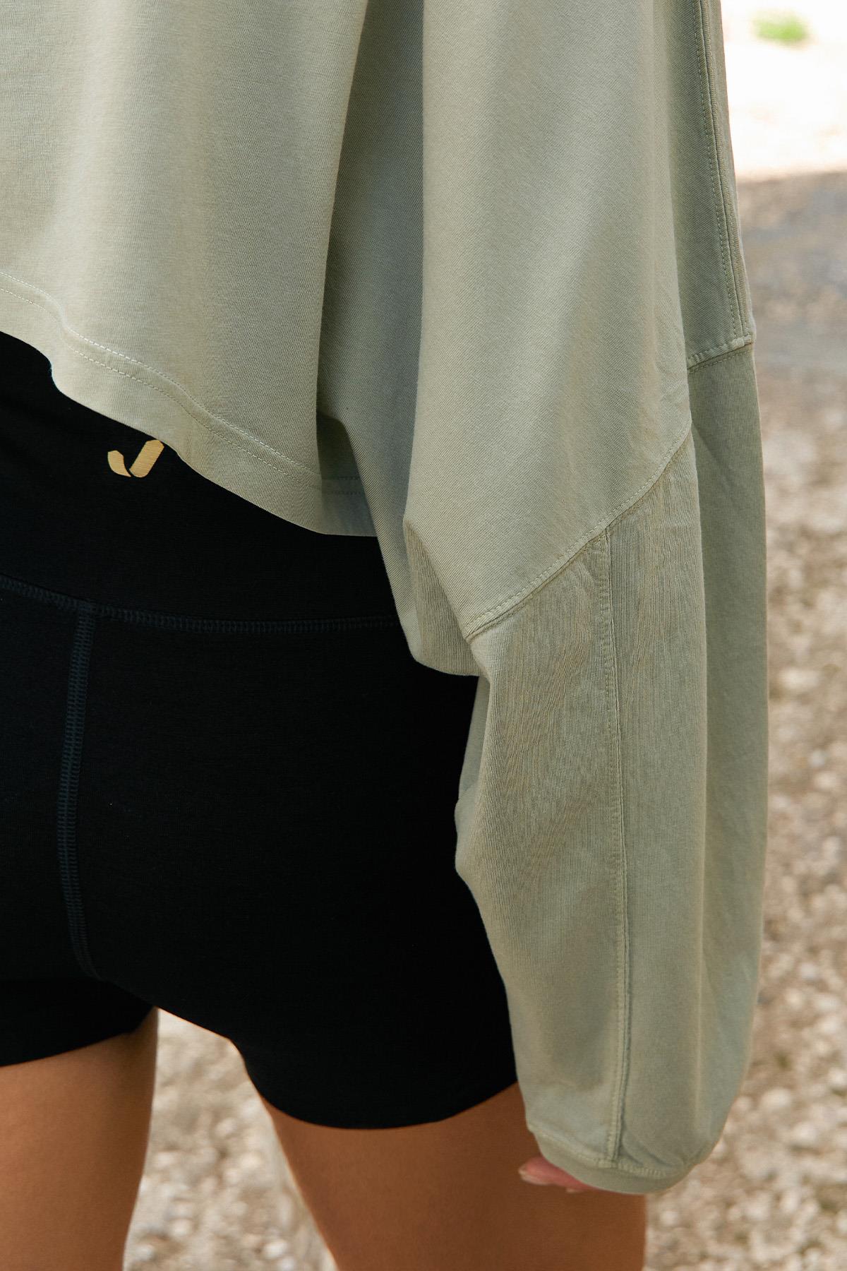 Aura Crop Long Sleeve T-Shirt Green