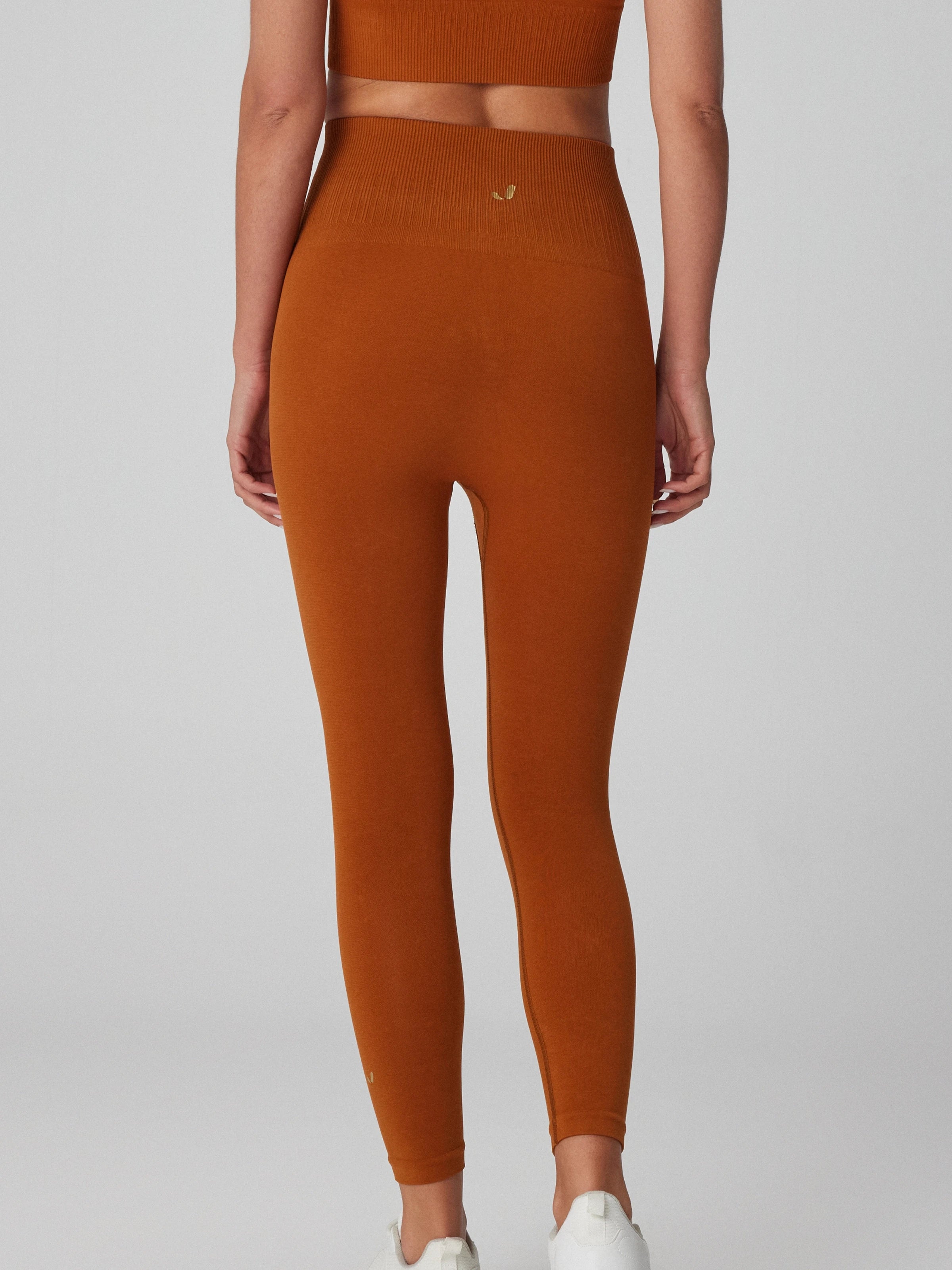 Luz Kemeri Rip Detaylı Yüksek Bel, Sıkılaştırıcı Tayt Badem