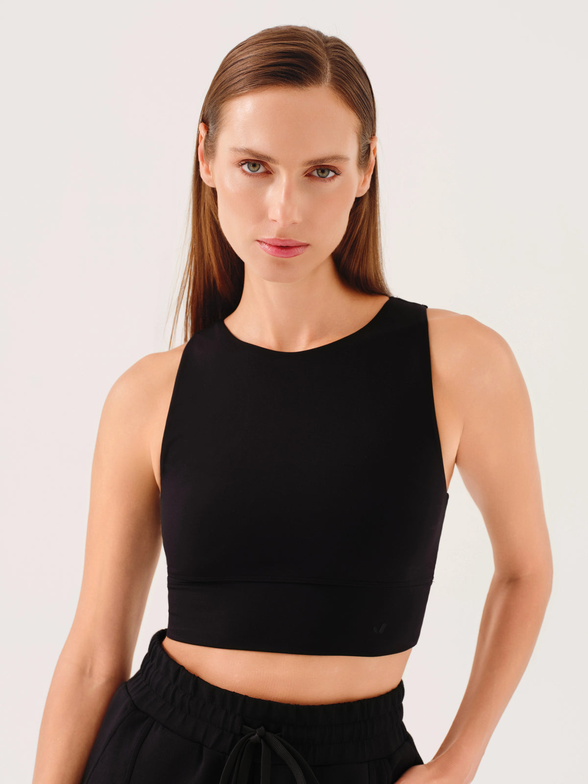 Soft Form Yüksek Yaka Crop Top Siyah