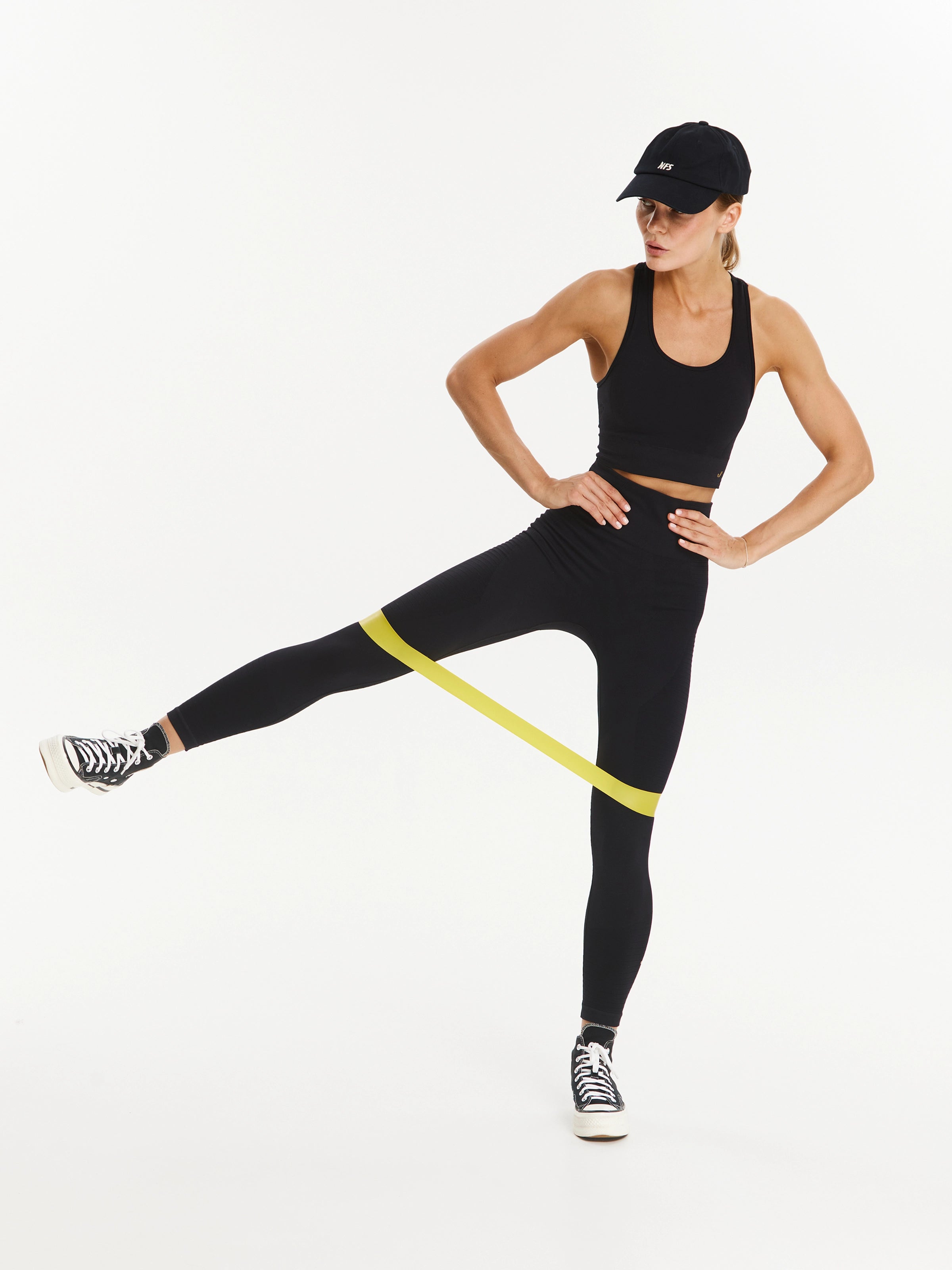 Gela Yüksek Bel, Esnek ve Toparlayıcı Spor Tayt Siyah