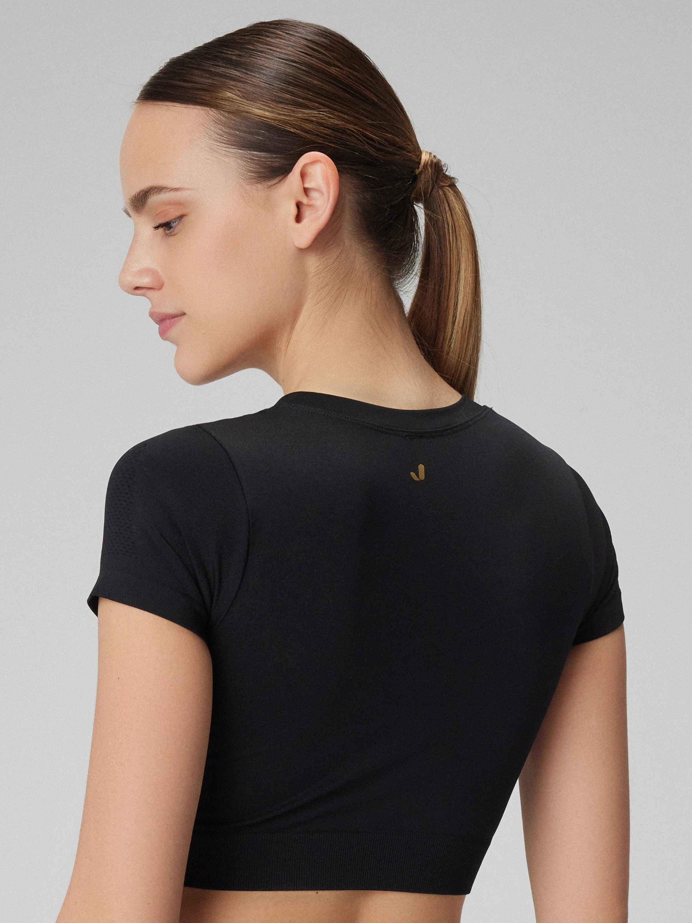 Captiva Yumuşak Dokulu & Esnek Crop Top Siyah