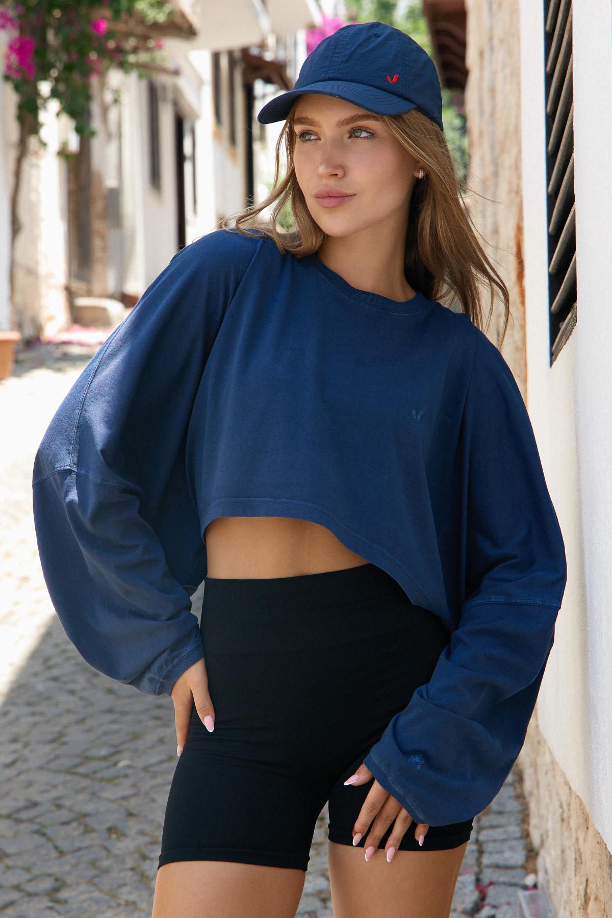 Aura Long Sleeve T-Shirt Blue