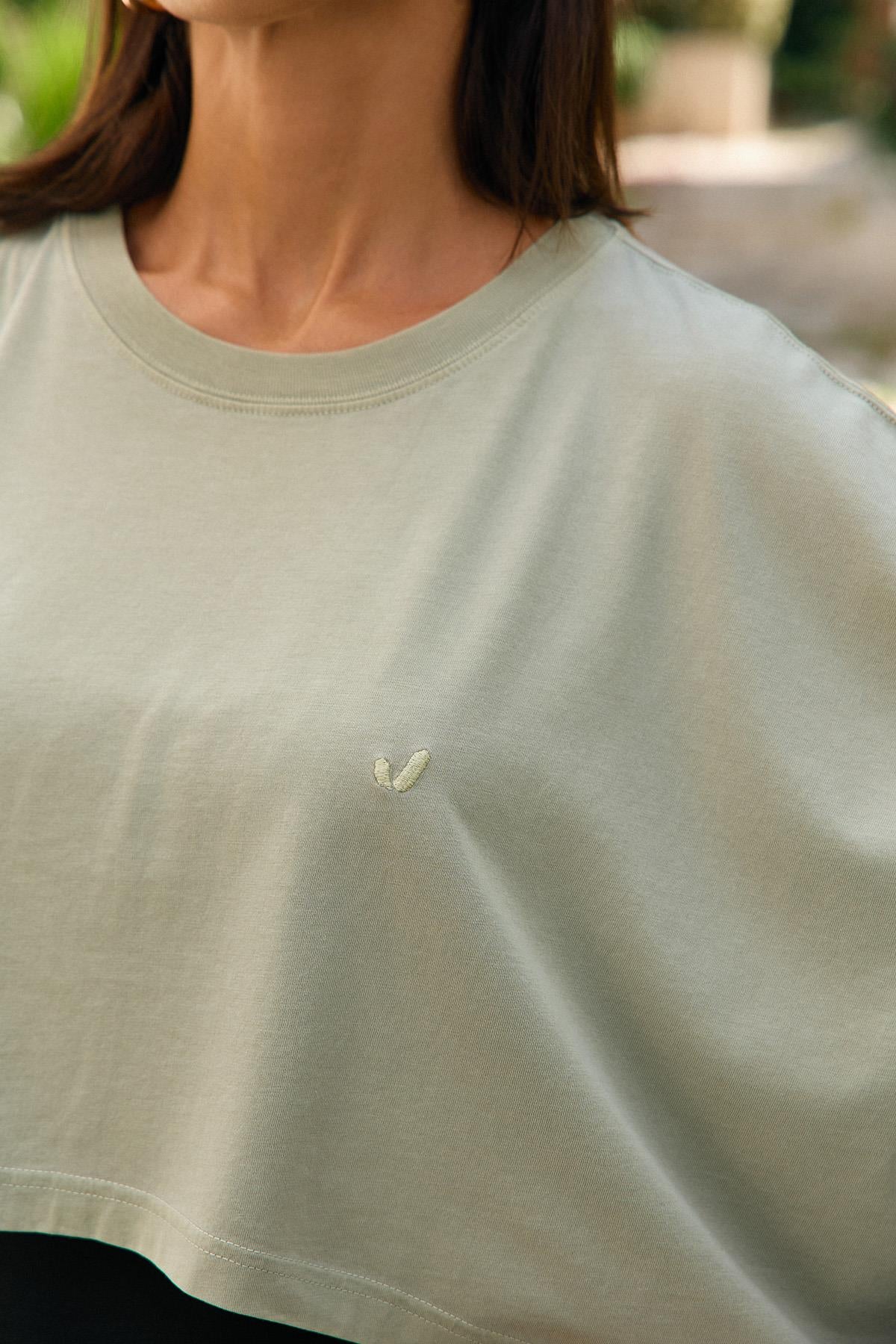 Aura Crop Long Sleeve T-Shirt Green