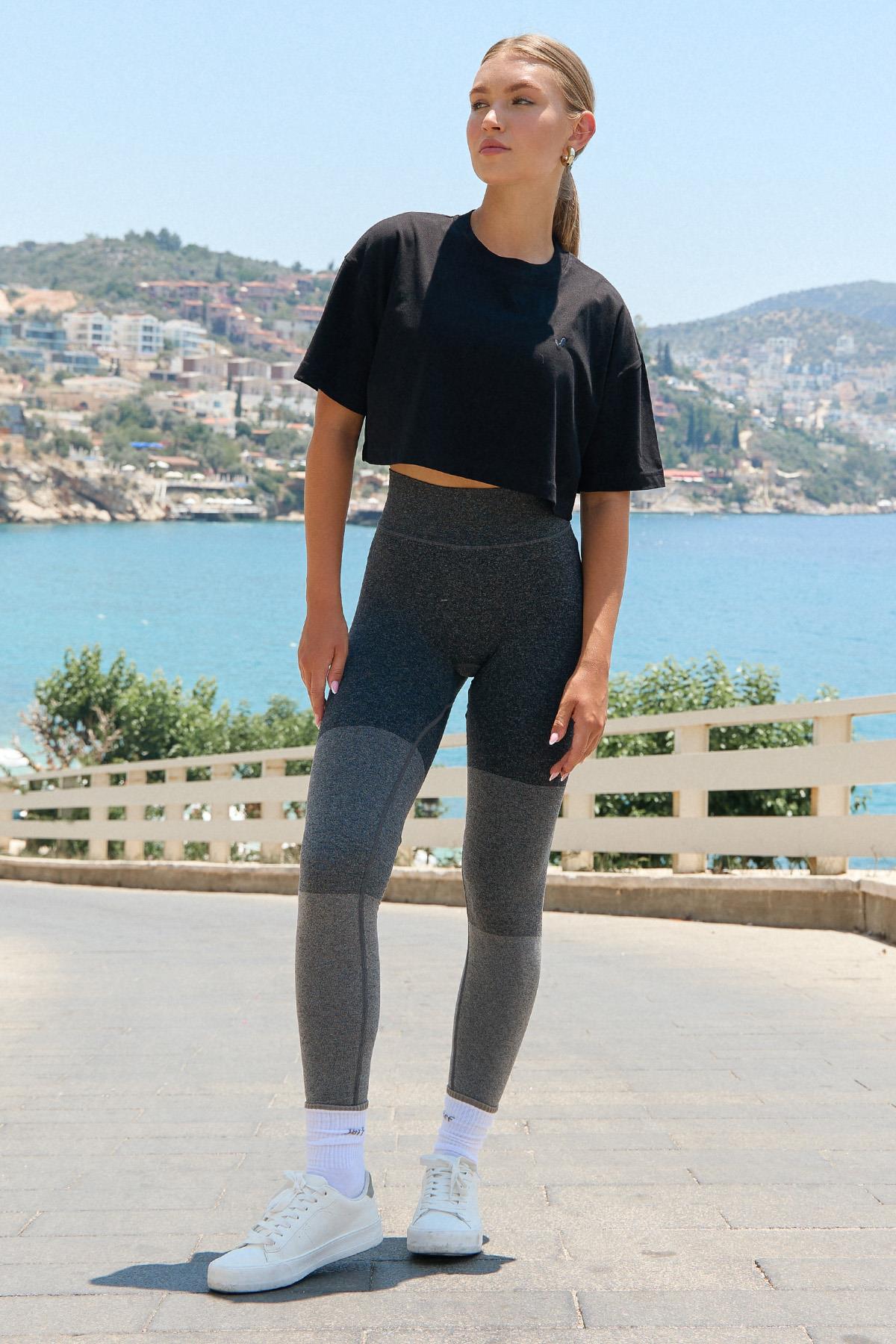 Aura Crop T-Shirt Black