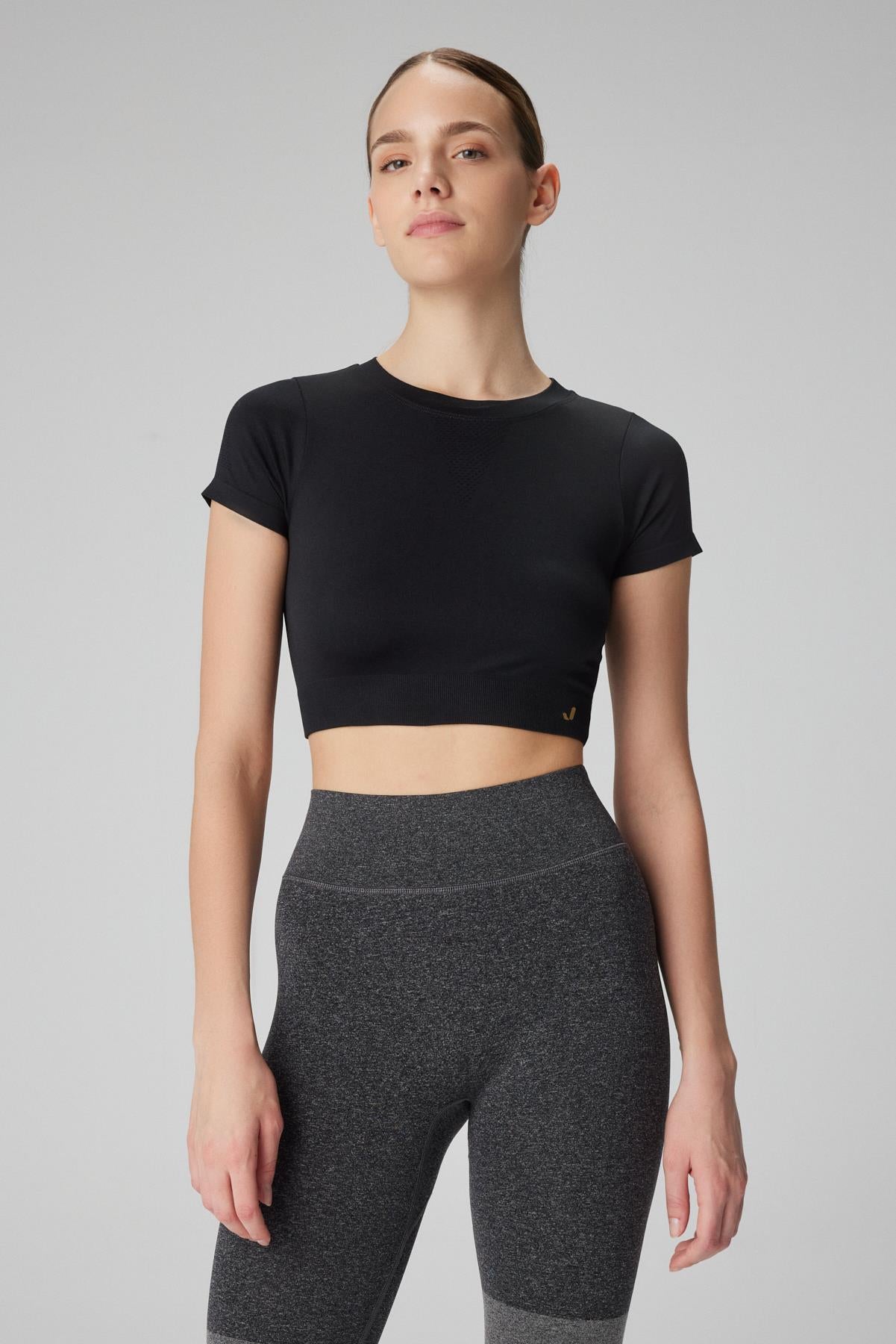 Captiva Yumuşak Dokulu & Esnek Crop Top Siyah