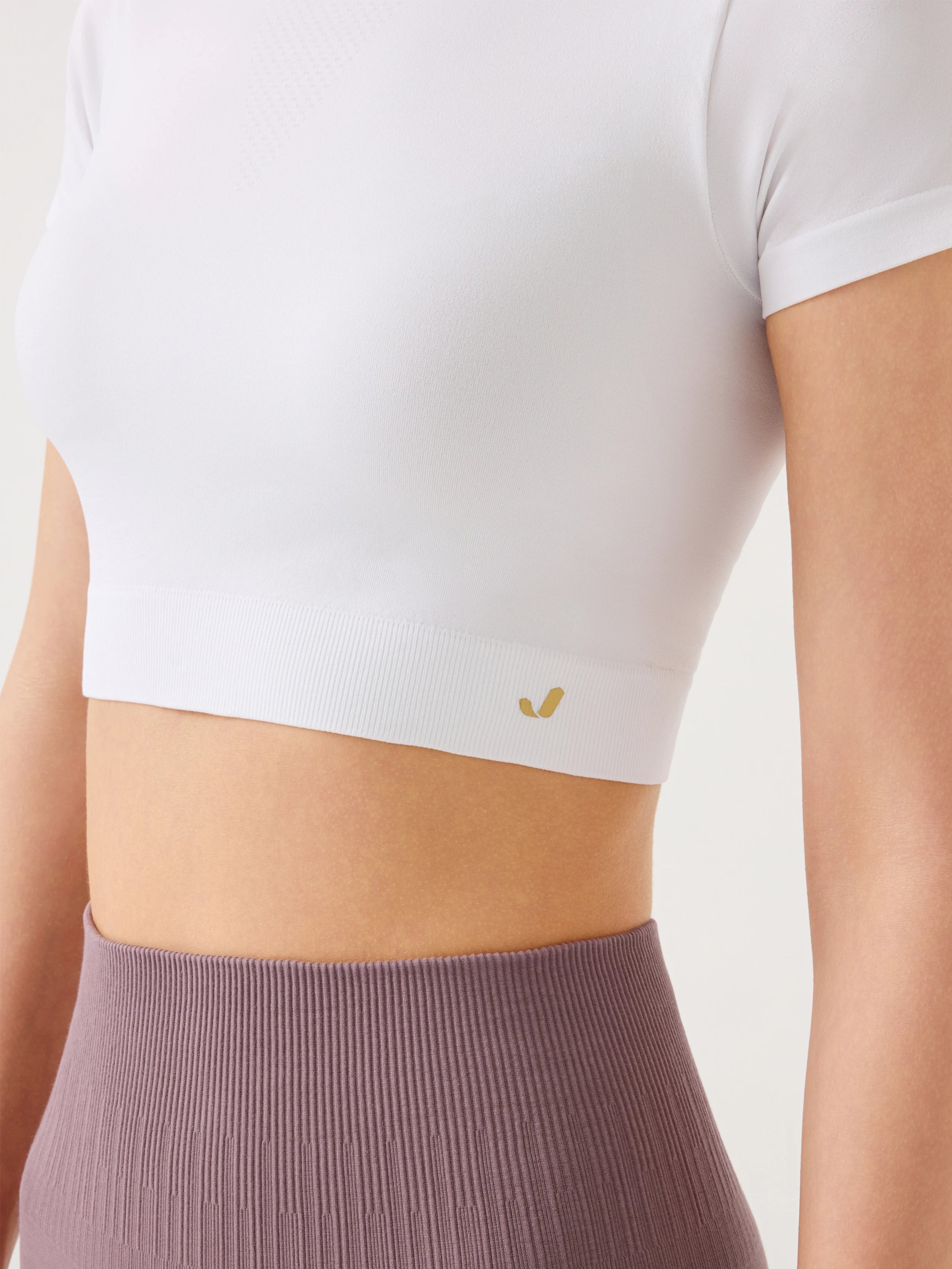Captiva Yumuşak Dokulu & Esnek Crop Top Beyaz